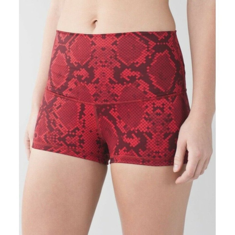 Lululemon Boogie Short (Roll Down) Ziggy Snake Red Tide Cranberry size 4